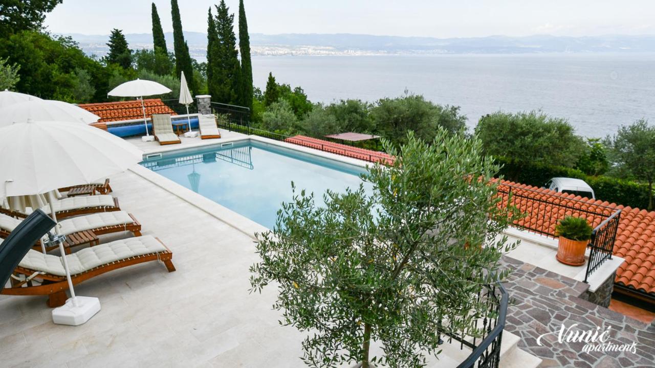 Apartments Vunic Mošćenička Draga エクステリア 写真